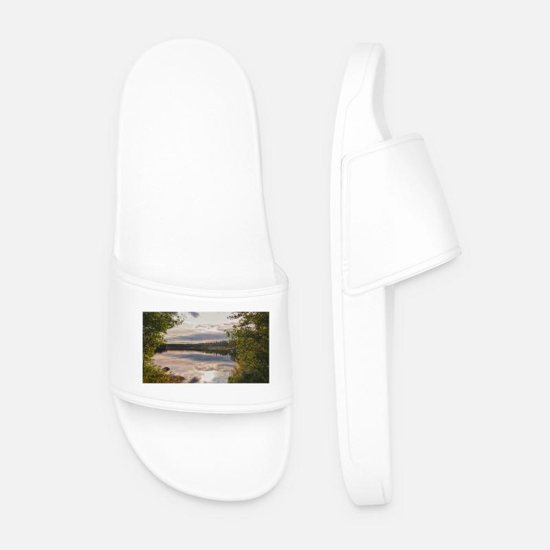 Reflection on the lakeshore: evening rest - Men’s Pool Sliders - white