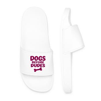 Dogs Before Dudes Hundeliebe Statement - Männer Badelatschen - Weiß - Vorne