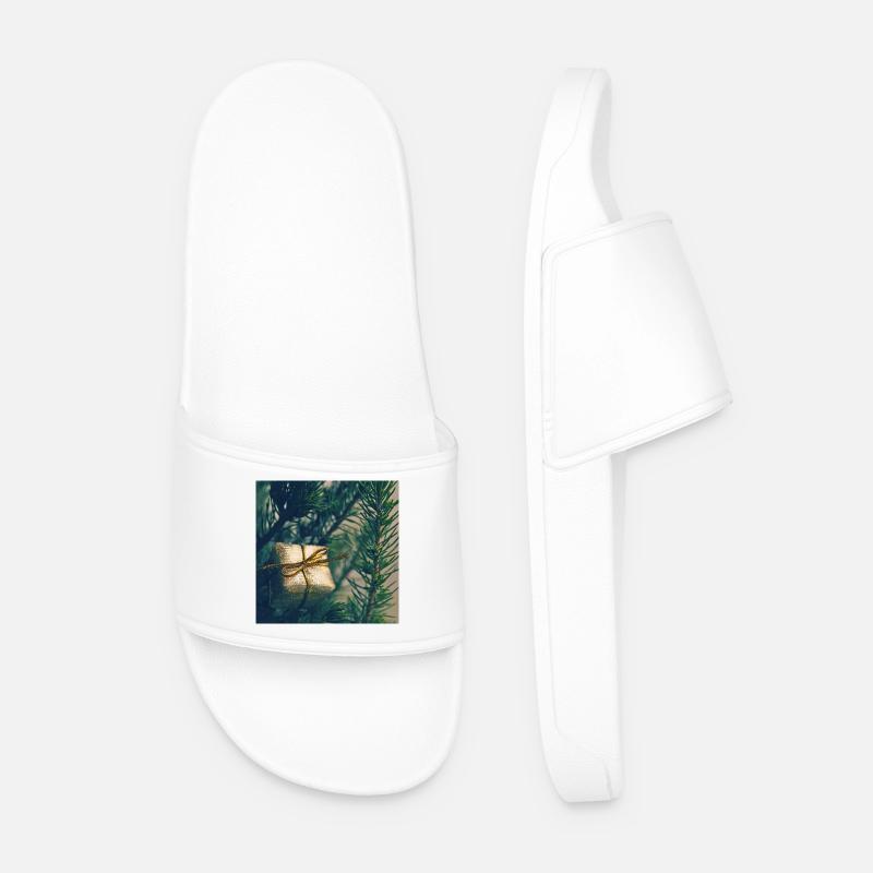 Présent doré sur branches de pin - Claquettes Homme - blanc