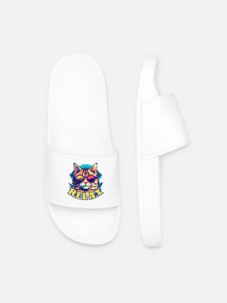 Relaxed cat with sunglasses, summer look - Men’s Pool Sliders - white