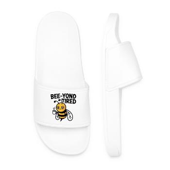Bee-yond Abeille fatiguée et endormie avec tasse à café - Claquettes Homme - blanc - Devant