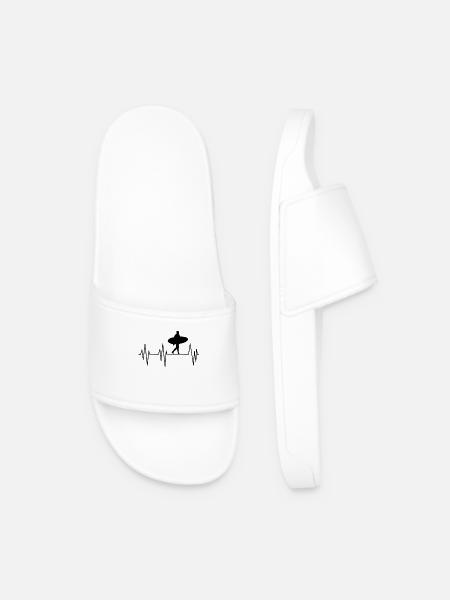 Surf Heartbeat – Surfer Silhouette - Men’s Pool Sliders - white