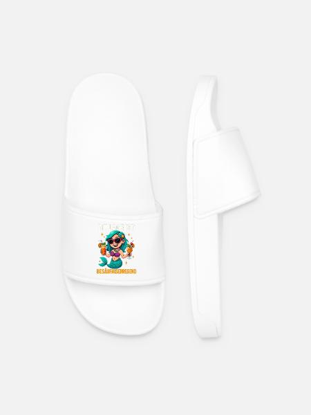 The location is drunken, mermaid - Men’s Pool Sliders - white