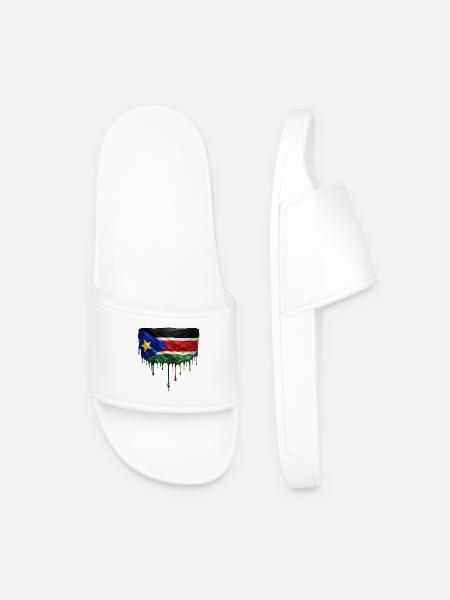 South Sudan Flag Drop Art - Men’s Pool Sliders - white