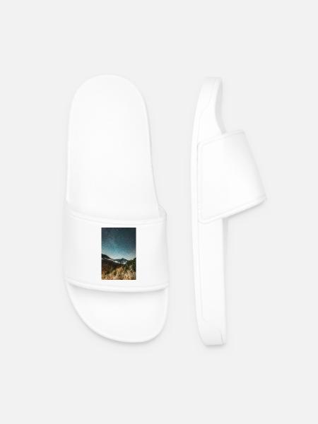 The Milky Way above Agrafa Mountains - Men’s Pool Sliders - white