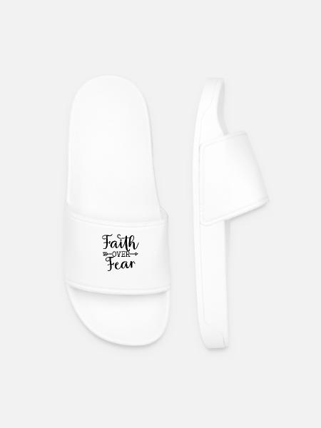 Belief over fear - Men’s Pool Sliders - white