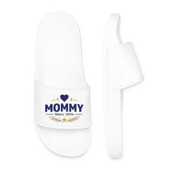 Mama seit 2016 – Proud Mom Design - Männer Badelatschen - Weiß - Vorne