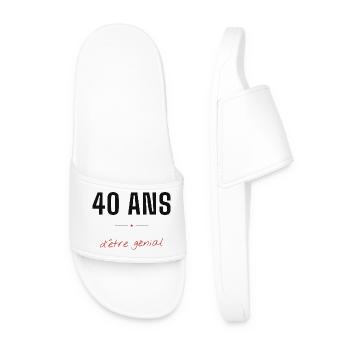 40 Ans d'être génial - Claquettes Homme - blanc - Devant