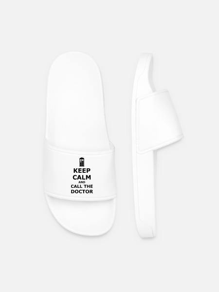 Keep calm and call the doctor - Männer Badelatschen - Weiß