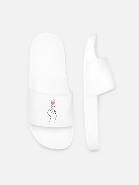 K-Pop Finger Heart - Men’s Pool Sliders - white
