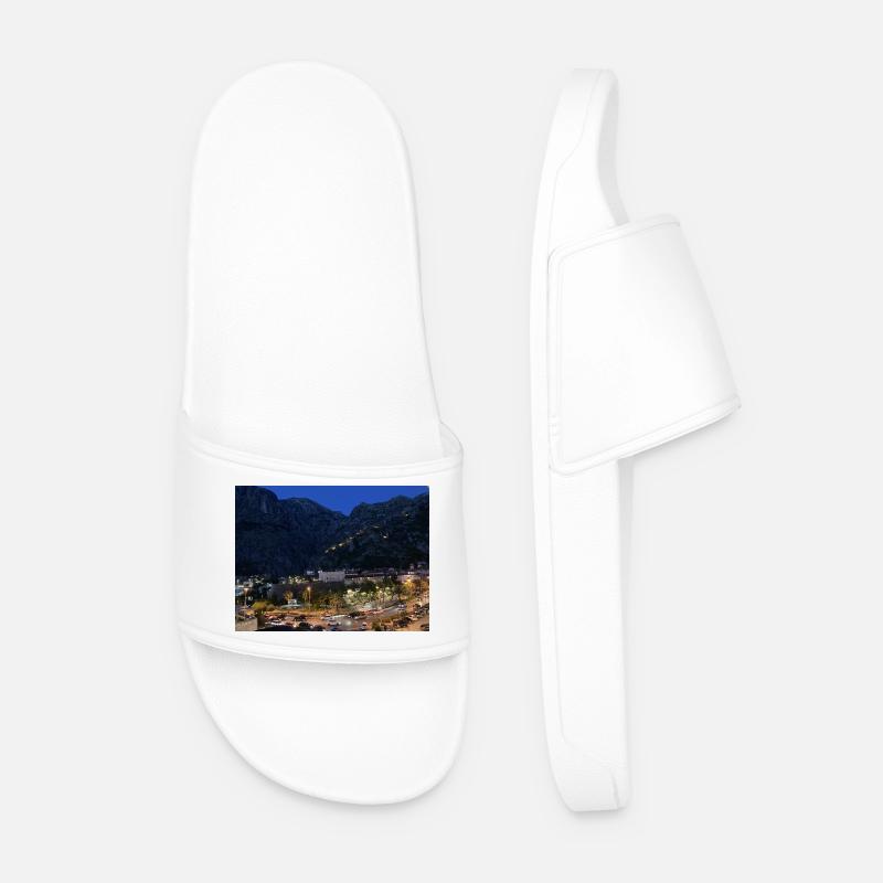 Abendstimmung in Bergdorf - Männer Badelatschen - Weiß