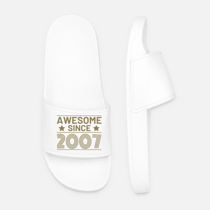Birthday Retro Awesome since 2007 - Men’s Pool Sliders - white