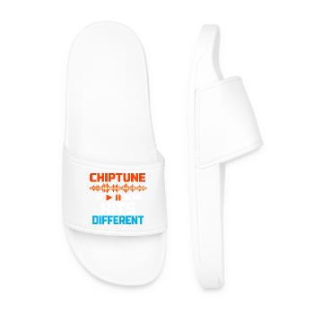Chiptune shoots differently | 8-Bit Music Humor - Men’s Pool Sliders - white - Front