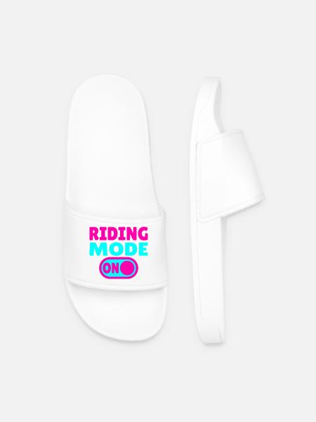 Riding Mode ON – Reitsport - Männer Badelatschen - Weiß