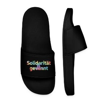 Solidarität gewinnt Statement Pride Fans LGBTQ - Männer Badelatschen - Schwarz - Vorne