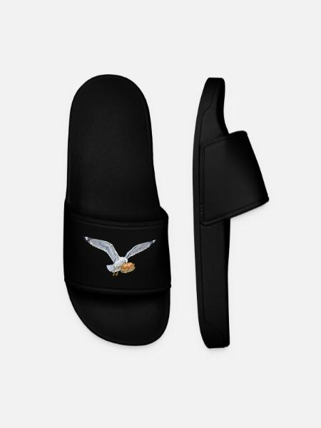 Funny Seagull Steals Fish Rolls Beach - Men’s Pool Sliders - black