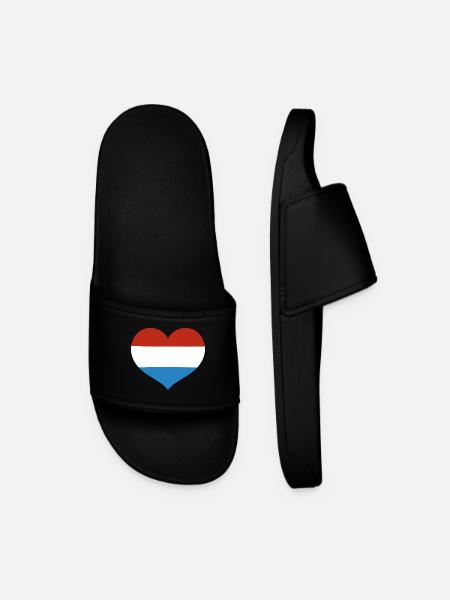 Luxembourg Heart Flag - Men’s Pool Sliders - black
