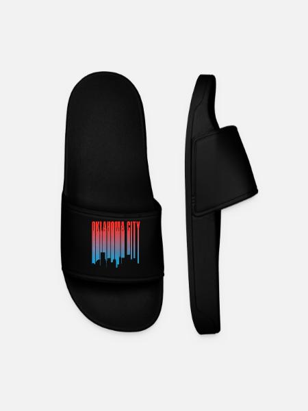 Oklahoma City Skyline Gradient - Men’s Pool Sliders - black