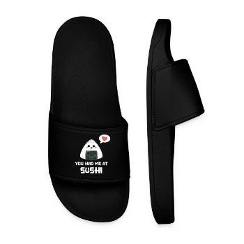 Sushi onigiri disant drôle - Claquettes Homme - noir - Devant