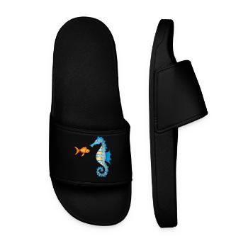 Poissons rouges et hippocampes comiques mignons - Claquettes Homme - noir - Devant