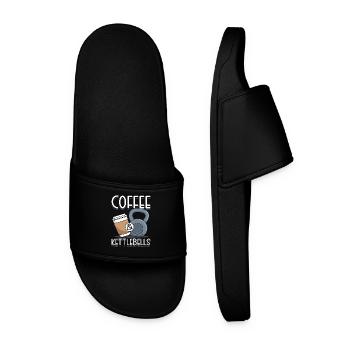 Coffee & Kettlebells - Männer Badelatschen - Schwarz - Vorne
