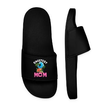 Sweetest Mom – Sommer & Wellen - Männer Badelatschen - Schwarz - Vorne