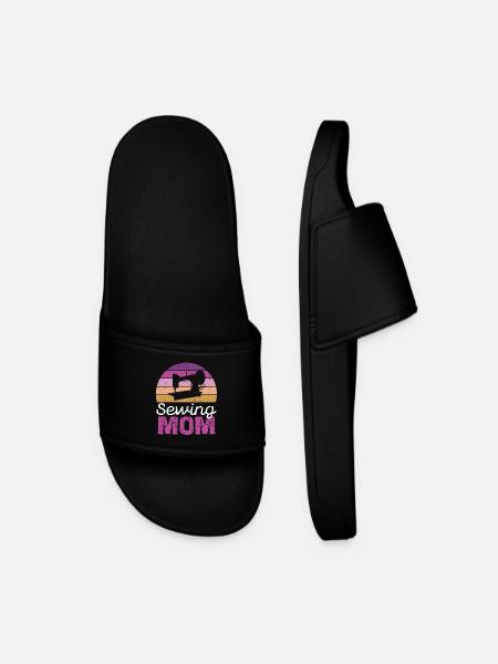 Sewing Mom Retro Circle - Men’s Pool Sliders - black