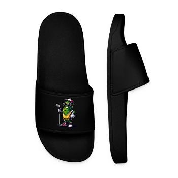 Funny cucumber golf motif for sports enthusiasts - Men’s Pool Sliders - black - Front
