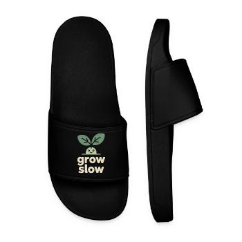 Grow Slow – Pflanzensprössling - Männer Badelatschen - Schwarz - Vorne