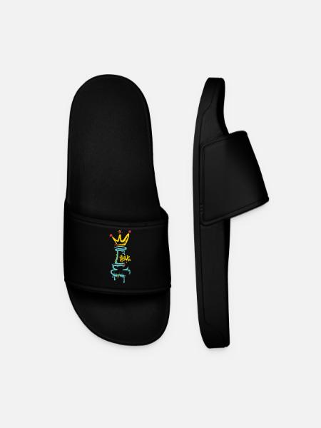 Chess Figure Graffiti with Crown – Street Art - Men’s Pool Sliders - black