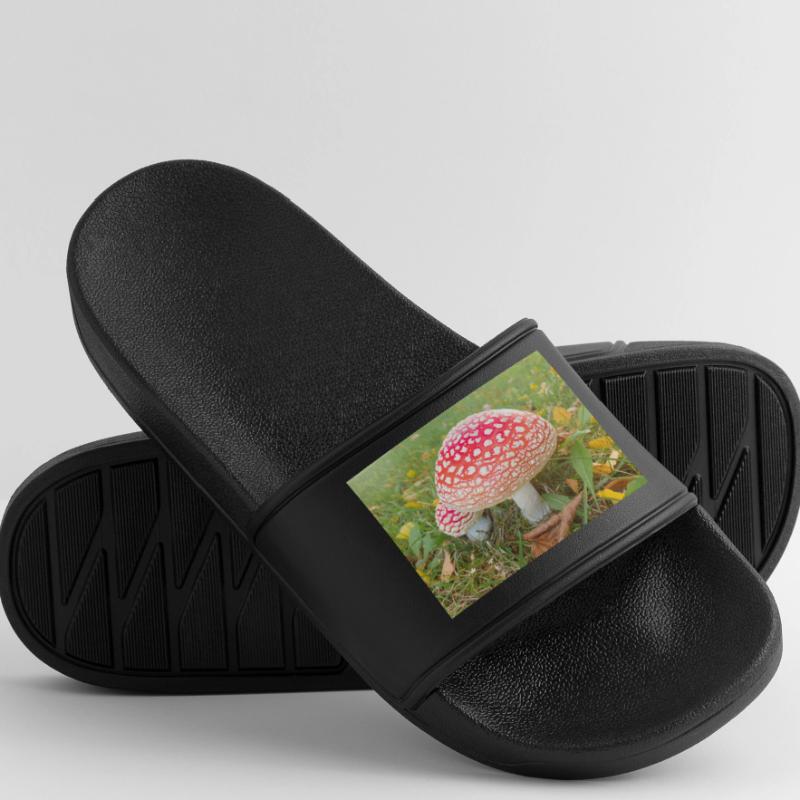 fly agaric also toadstool Men’s Pool Sliders