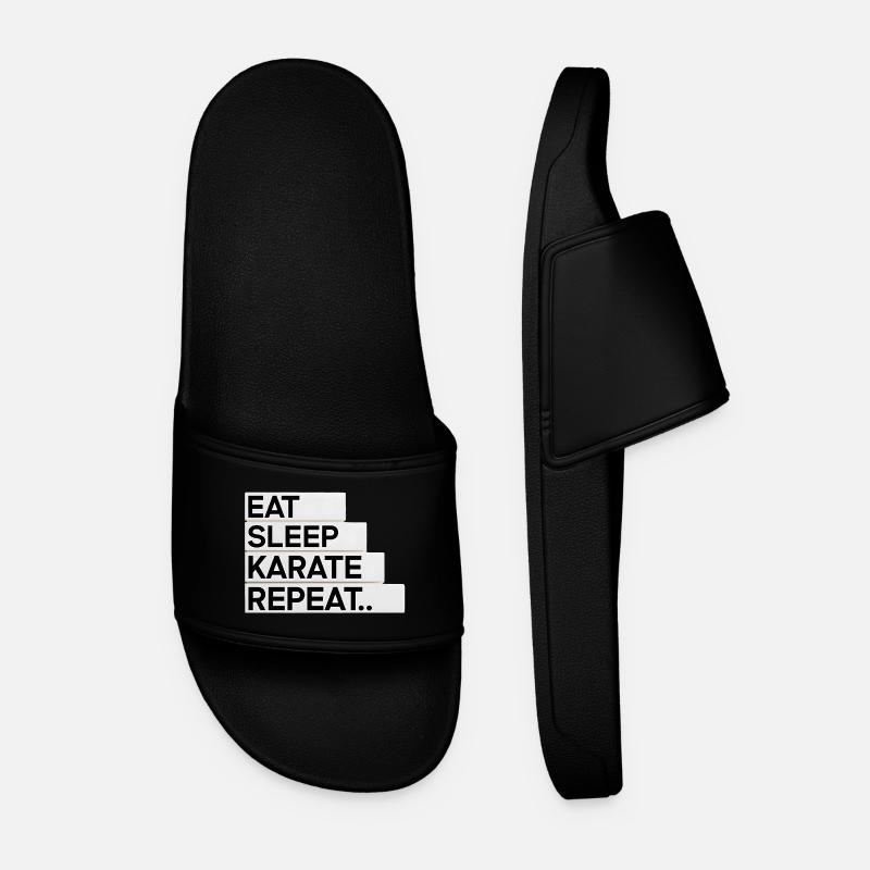 Eat. Sleep. Karate. Repeat... - Männer Badelatschen - Schwarz
