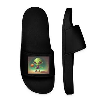 niedliches kleines grünes retro vintage alien basketball - Männer Badelatschen - Schwarz - Vorne