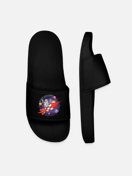 The astronaut and the red rocket in space - Men’s Pool Sliders - black