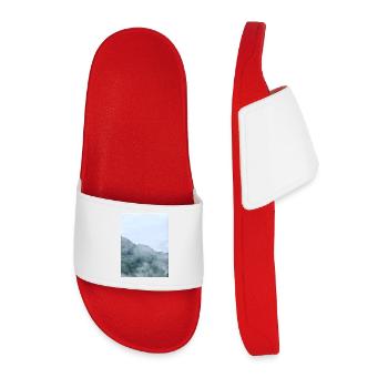 Misty Mountain Fog Landscape - Men’s Pool Sliders - red - Front