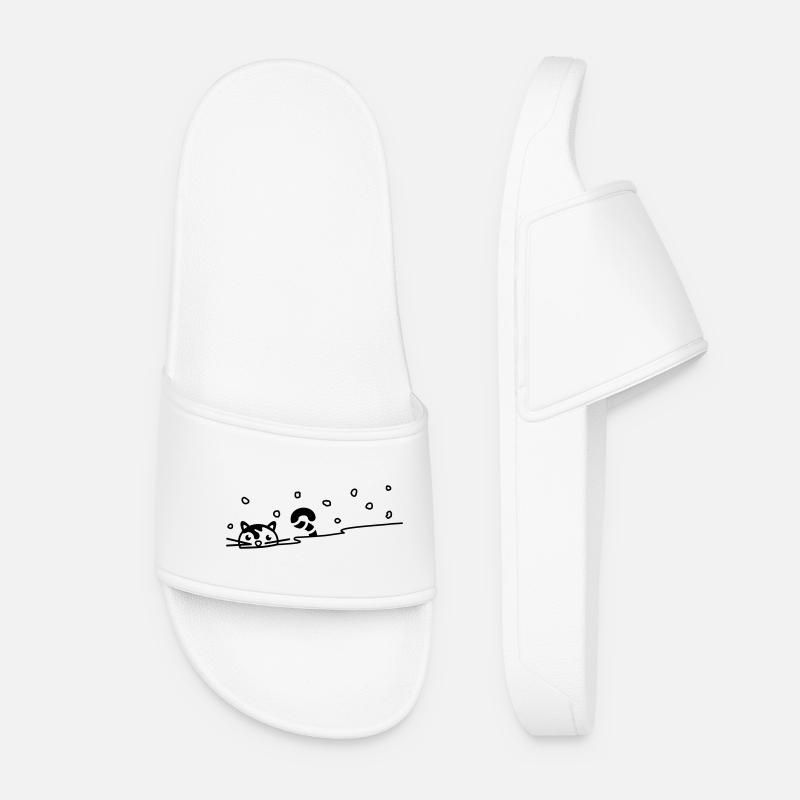 Cute cat in the snow - Women’s Pool Sliders - white