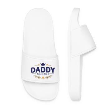 Papa seit 2025 – Proud Dad Design - Frauen Badelatschen - Weiß - Vorne