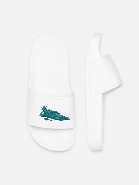 Reclining Statue of Liberty – Chill Vintage Graphi - Women’s Pool Sliders - white
