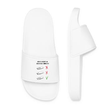 How to insert an usb stick correctly - Women’s Pool Sliders - white - Front