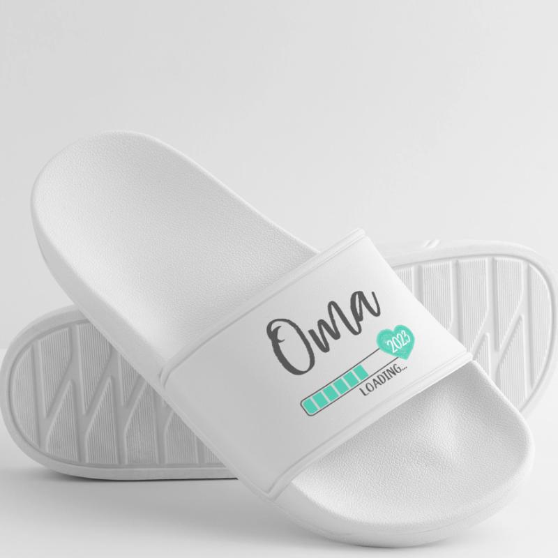 Oma Loading 2023 Herz Junge Werdende Großmutter Frauen Badelatschen