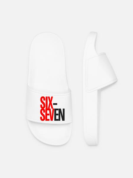 Sechs- und Sieben-Typografie-Logo - Frauen Badelatschen - Weiß