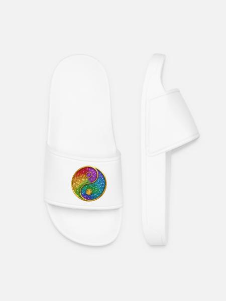 Regenbogen-Yin-Yang mit funkelnden Sternen - Frauen Badelatschen - Weiß