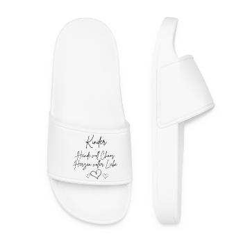 Children = Hands full of chaos Hearts full of love - Women’s Pool Sliders - white - Front