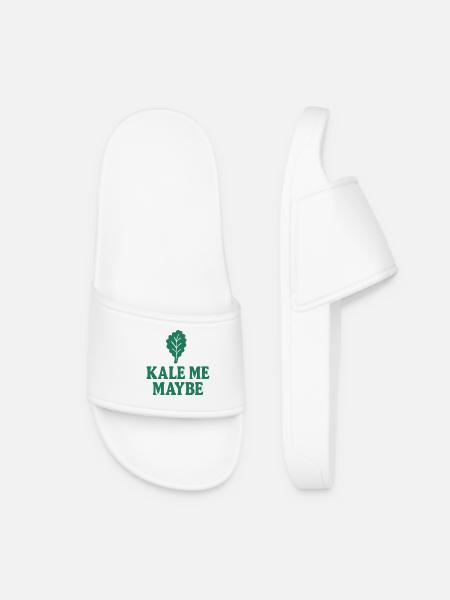Kale Me Maybe – Funny Veggie Design - Women’s Pool Sliders - white