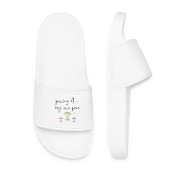 Wachse in eigenem Tempo- motivierendes Pilz Design - Frauen Badelatschen - Weiß - Vorne