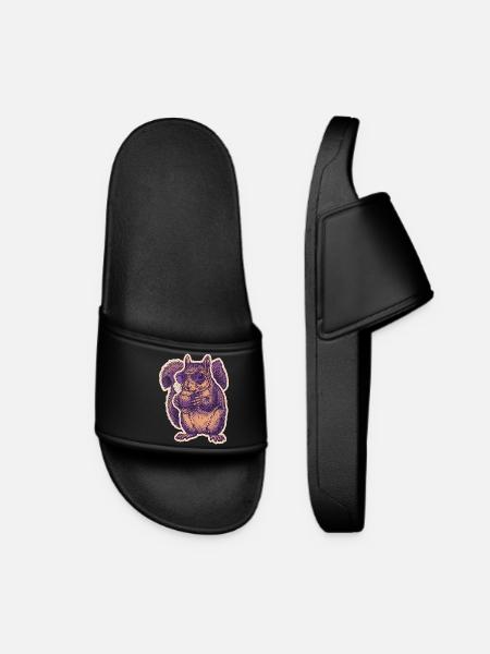 Écureuil aux lunettes de soleil grignotant des noisettes - Claquettes Femme - noir
