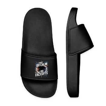Je ne fais pas de calme, je fais des mises au jeu, du hockey sur glace drôle. - Claquettes Femme - noir - Devant