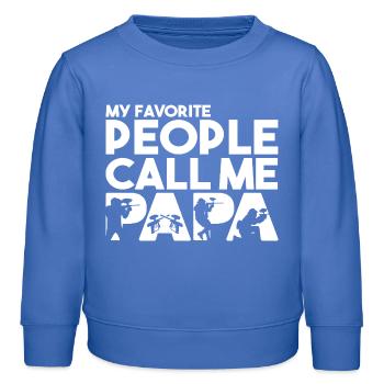 Mes personnes préférées m’appellent Papa Papa du Paintball - Sweat enfant bio Stanley/Stella - carolina blue - Devant - AI Model Kid Female (0cm)