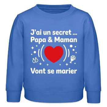 Papa et Maman vont se marier - Sweat enfant bio Stanley/Stella - carolina blue - Devant - AI Model Kid Female (0cm)