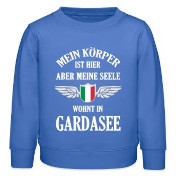 Gardasee Sehnsucht – Entspannung pur am Wasser - Kinder Organic Sweatshirt Mini Changer von Stanley/Stella - carolina Blue - Vorne - AI Model Kid Female (0cm)